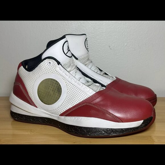 Size 9 - Nike Air Jordan Welcome Home Dwayne Wade Red 387358-101 - Picture 1 of 11